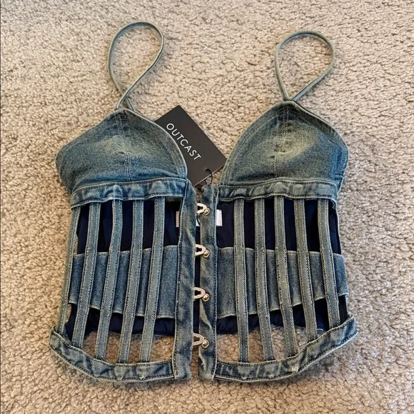 Outcast Denim Perri Top - Picture 1 of 3